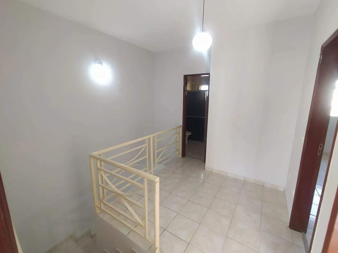 Aluga-se Sobrado com 3 Quartos e Churrasqueira no Setor Sudoeste  - Foto 8