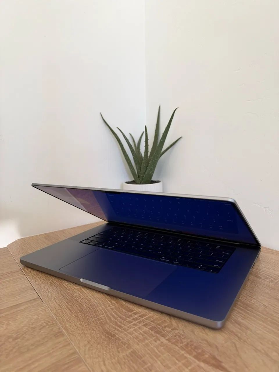 MacBook Pro 16 M1 Pro 32GB 512GB Excelente Estado - Foto 4