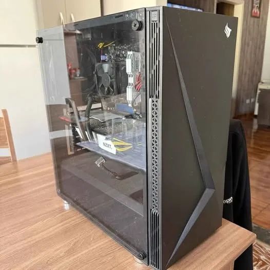 VENDE-SE COMPUTADOR - CPU EM EXCELENTE ESTADO
