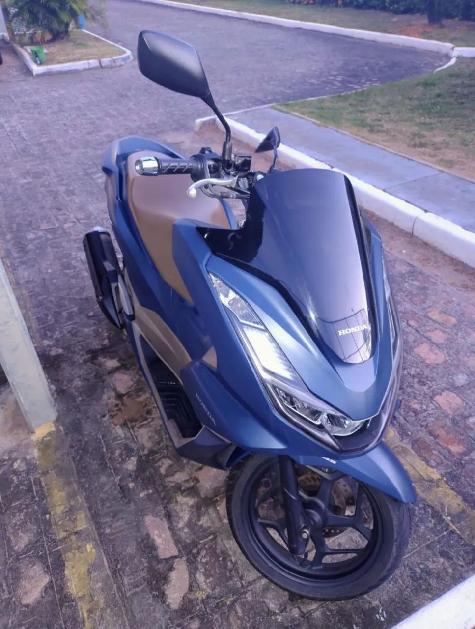 Scooter PCX DLX 2023 Honda  - Foto 2