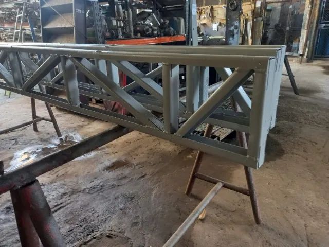 Treliça telhado cobertura estrutura  feito em viga U de 2 " polegadas com 25cm  - Foto 4