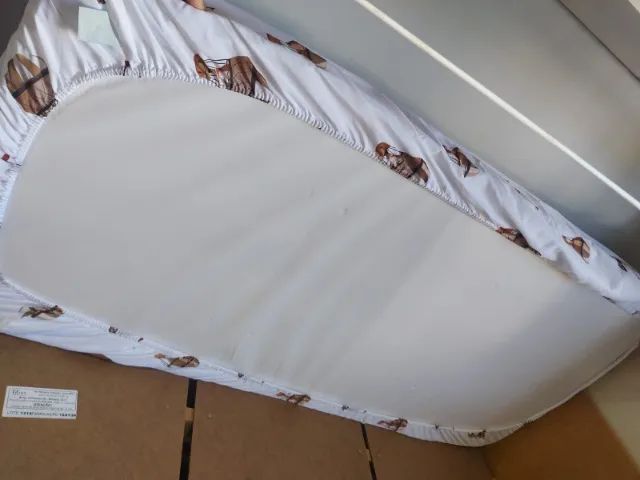 Berço Casa tema com trocador e colchão. - Foto 2