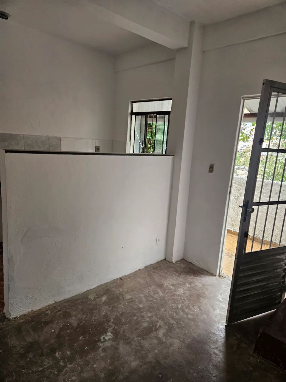 ALUGO CASA 1 QUARTO  NO TEIXEIRAS 