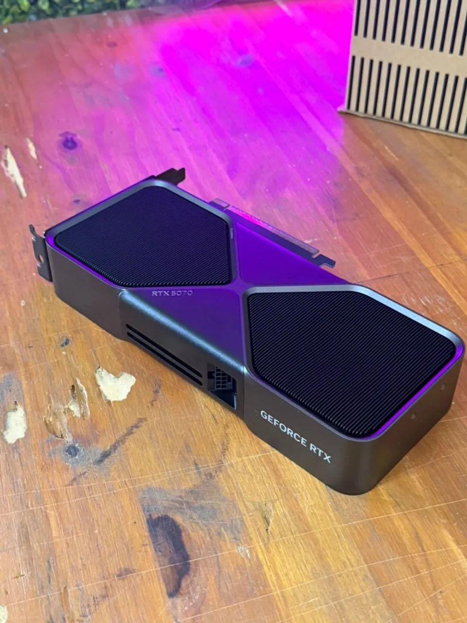 NVIDIA RTX 5070 12GB Founders Edition - Foto 2