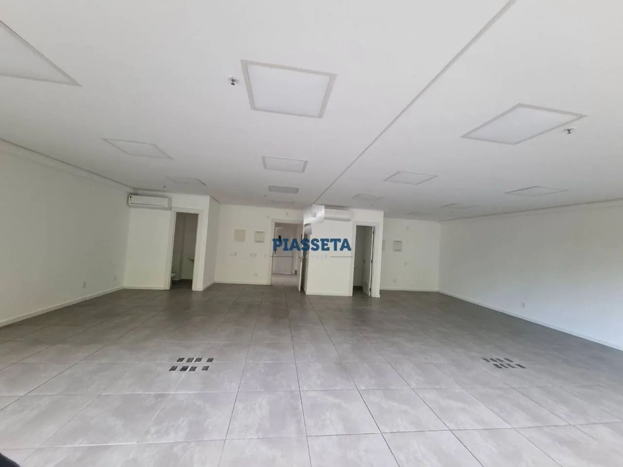 Sala com 101,73m² com vista para área verde pronta para uso no SC 401 Square Corporate - Foto 5
