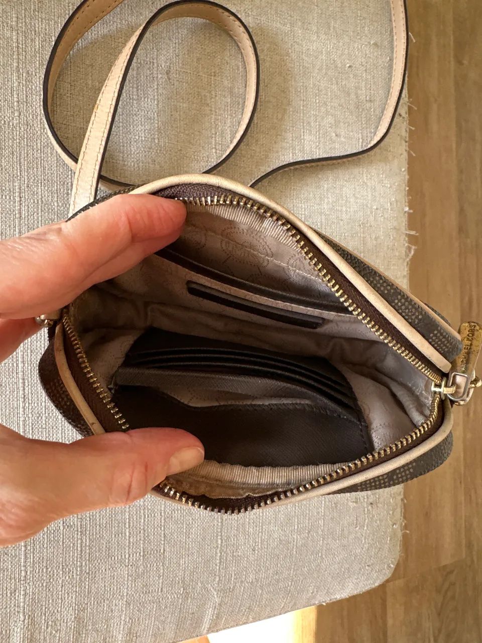 Bolsa Michael kors legítima usada  - Foto 2