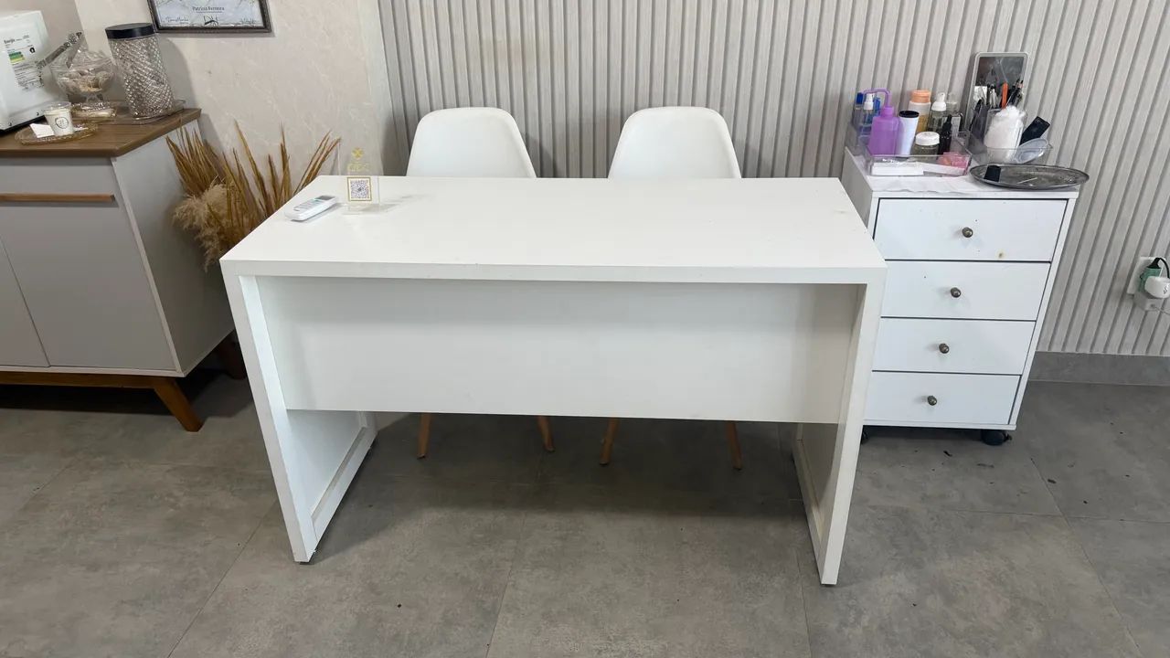 Mesa escrivaninha e 2 cadeiras  - Foto 3
