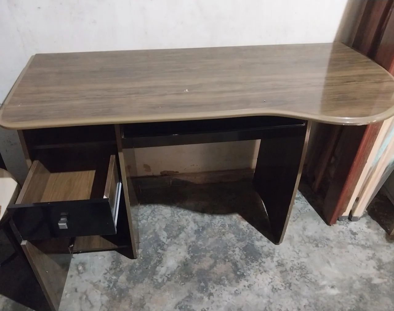 ESCRIVANINHA  CONSERVADA