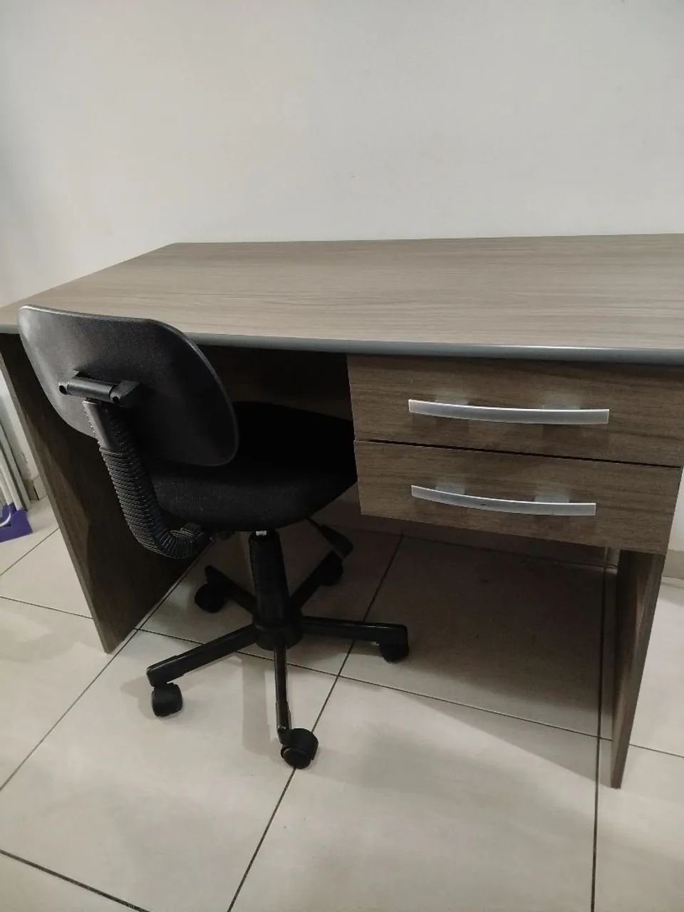 Mesa de escritório com cadeira  - Foto 4