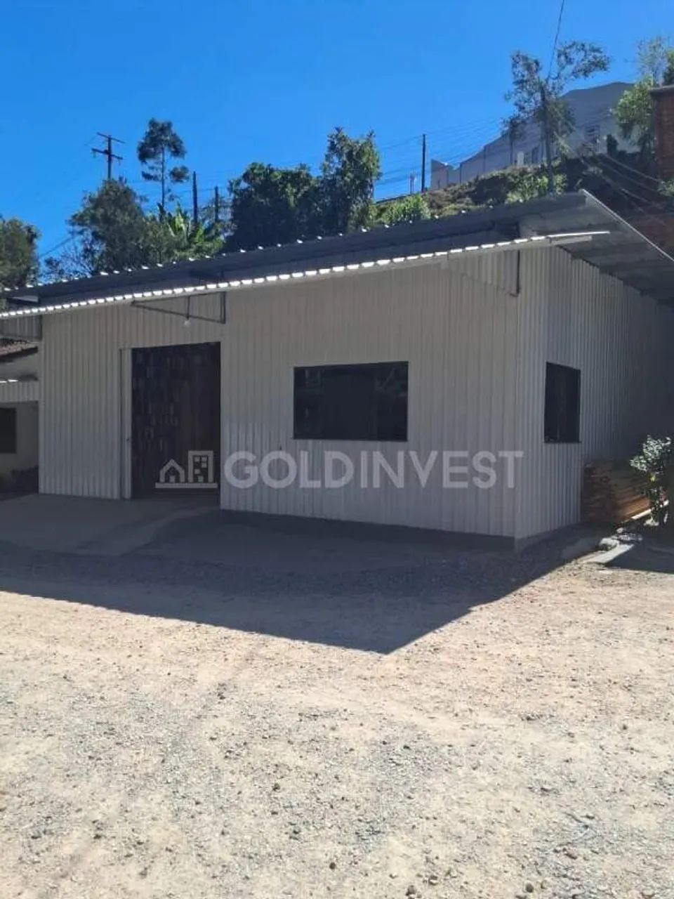 Galpão com 120m² no bairro Primeiro de Maio!!!