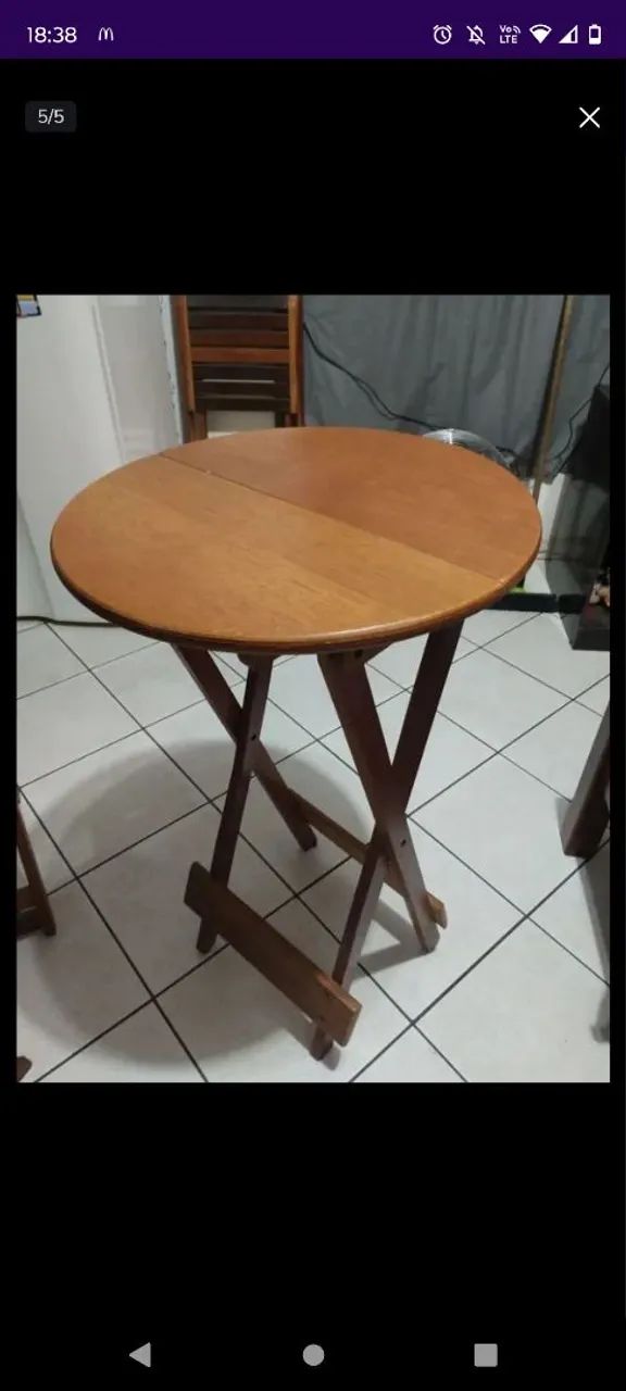 Bistrô com três cadeiras 