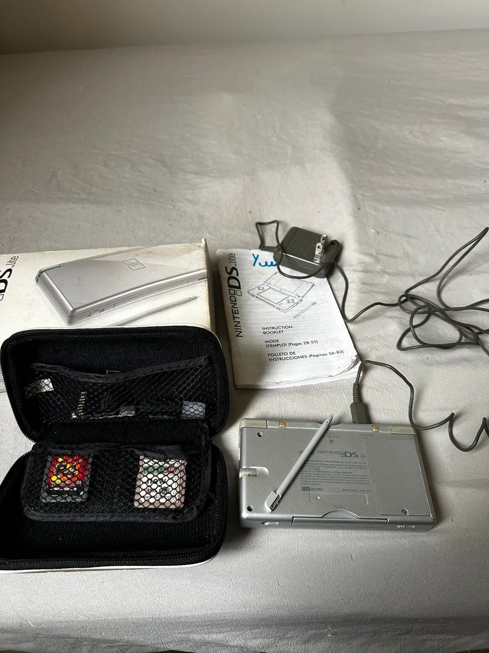 Nintendo DS Lite prata funcionando perfeitamente
