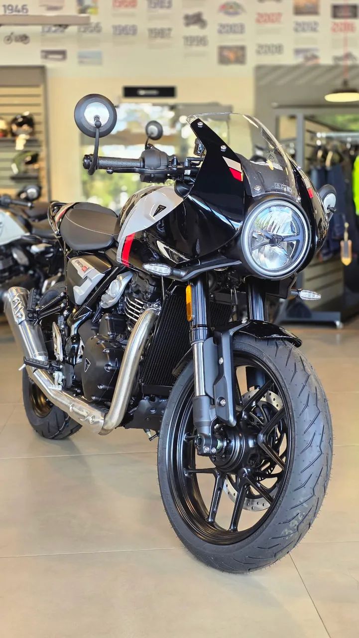 Thruxton 400 2026 - Foto 2
