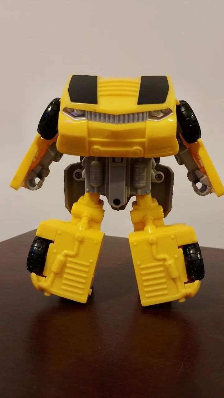 Boneco de ação Transformers Rescue Bots Bumblebee - Foto 4