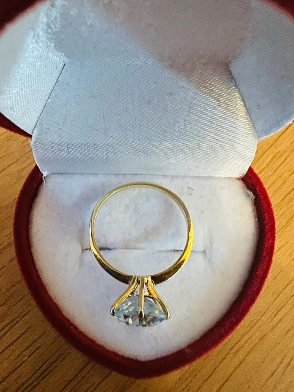 Anel em ouro 18k com Água Marinha 2,1 Gramas