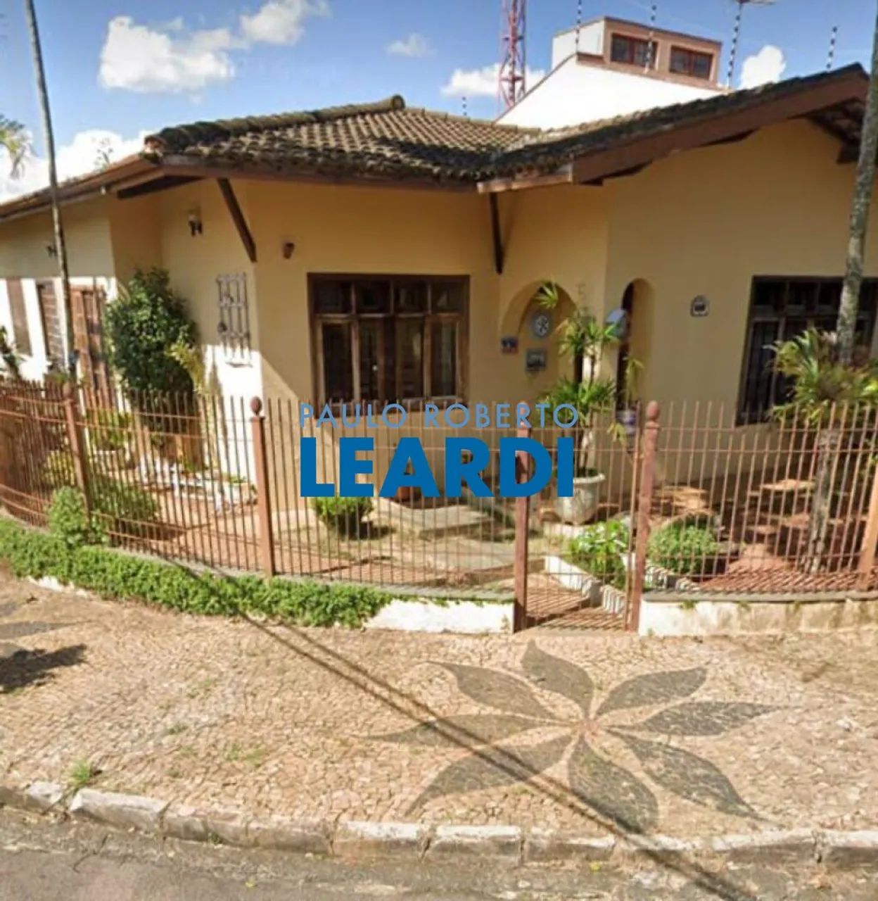 CASA ASSOBRADADA - PARQUE NOVA SUÍÇA - SP