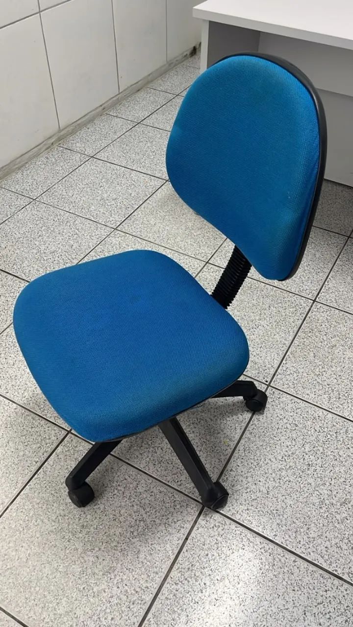 Conjunto mesas e cadeiras escritório - Foto 4