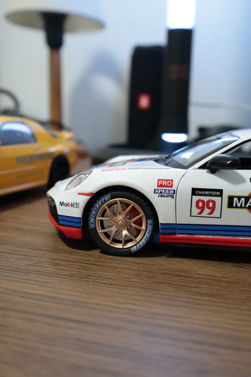 Porsche 911 GT3 RS 1:24 - Foto 3