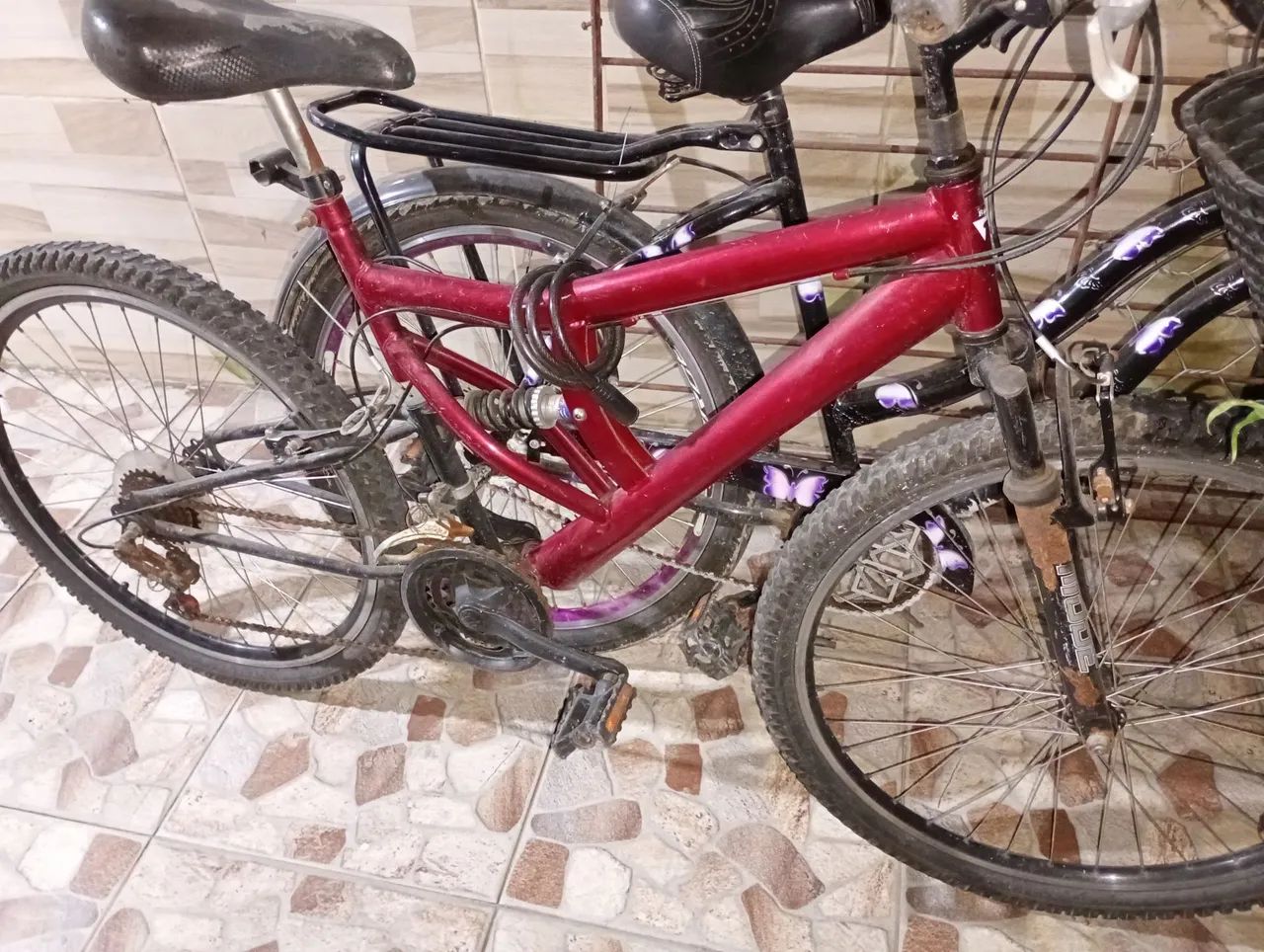 Vende se uma bicicleta de macha 