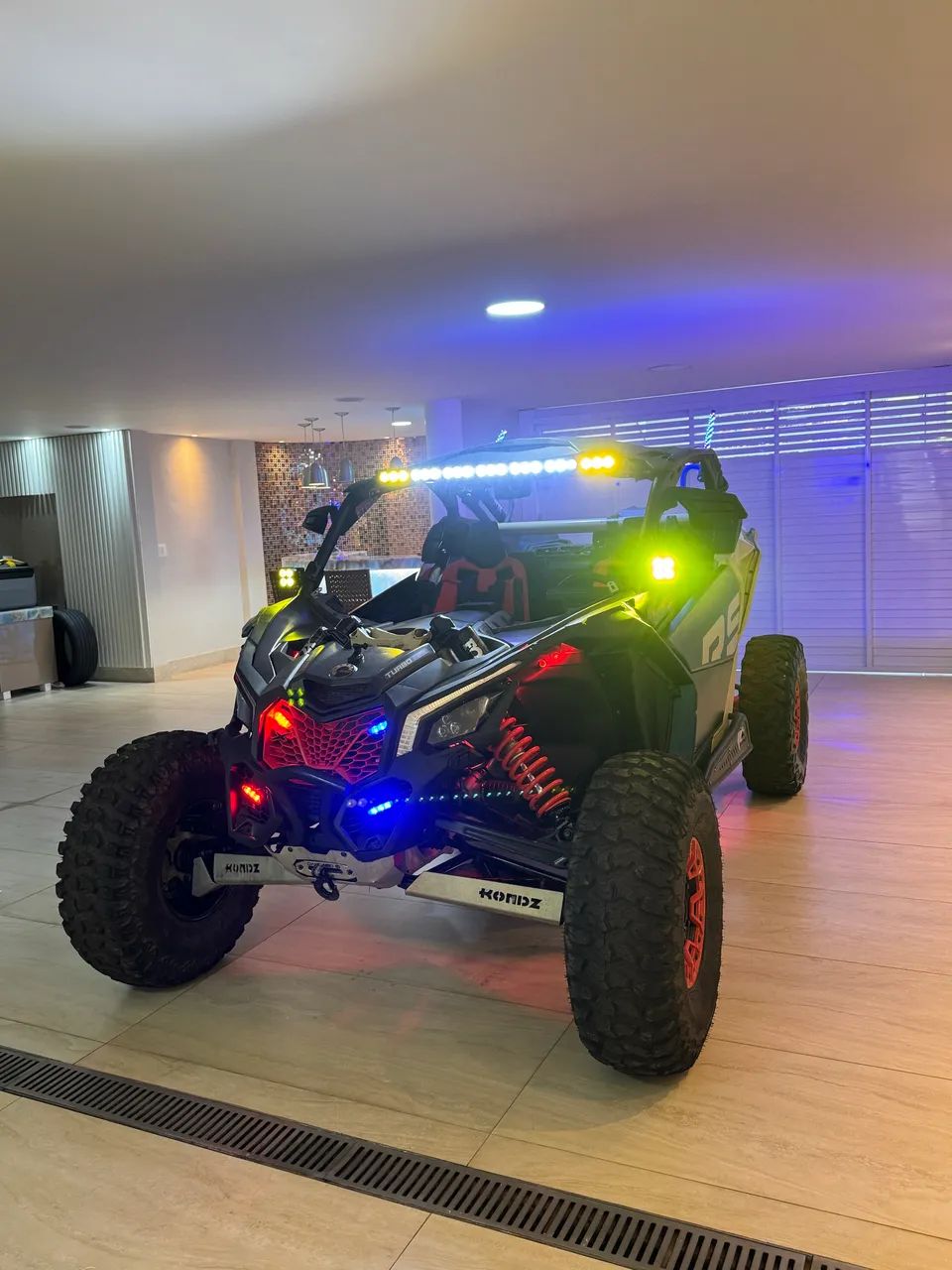 UTV xrs 2021 com som de teto 
