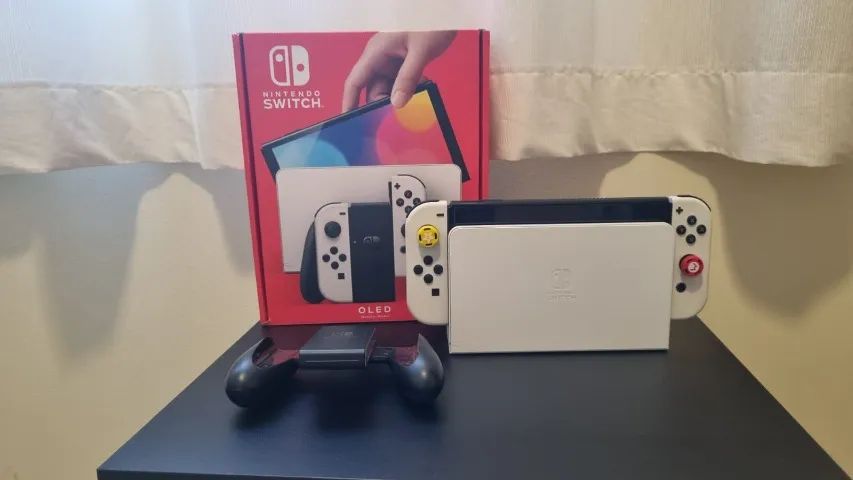Nintendo Switch OLED Branco + Case - Foto 2