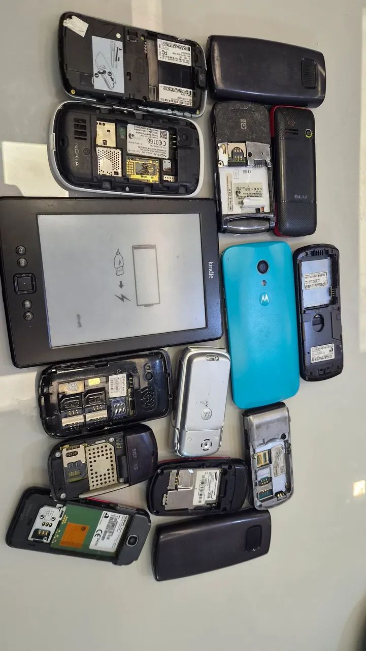 15 Celulares danificados  - Foto 2