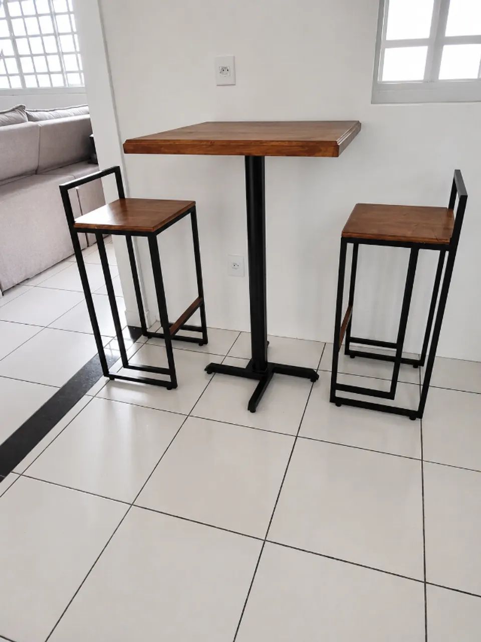 CONJUNTO MESA BISTRÔ + 2 BANQUETAS - Foto 2