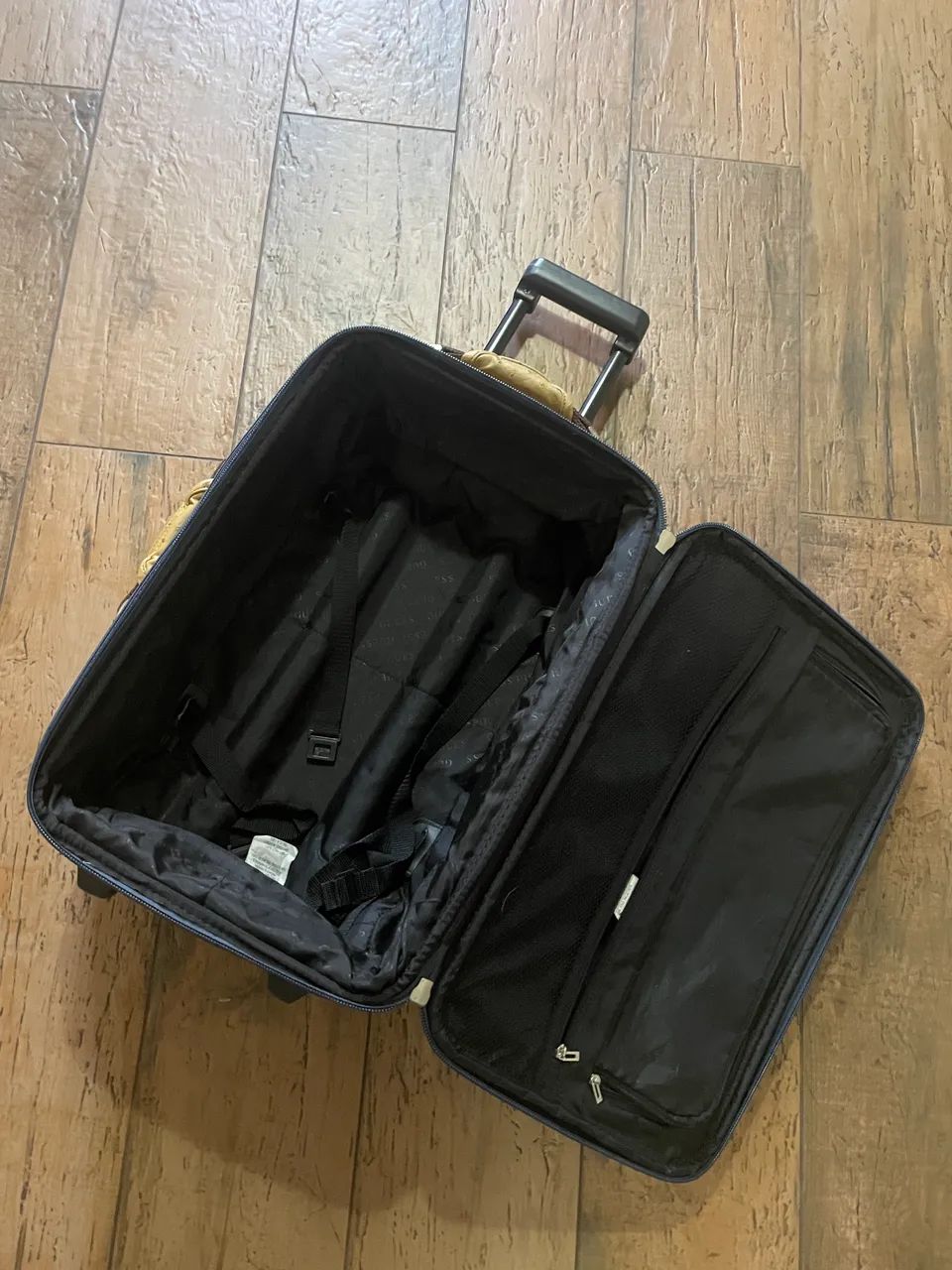 Kit de bolsa e mala de viagem guess - Foto 4