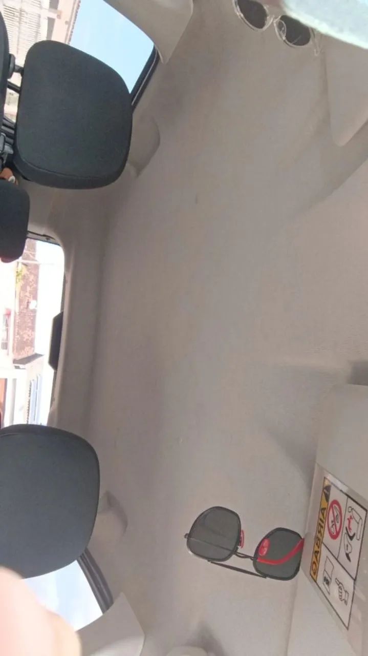 Fiat Uno Attractive 1.0 Flex 6V 5P 2017 - Foto 3