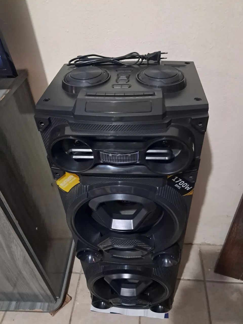 Vendo caixa torre da marca Pulse.1700W 