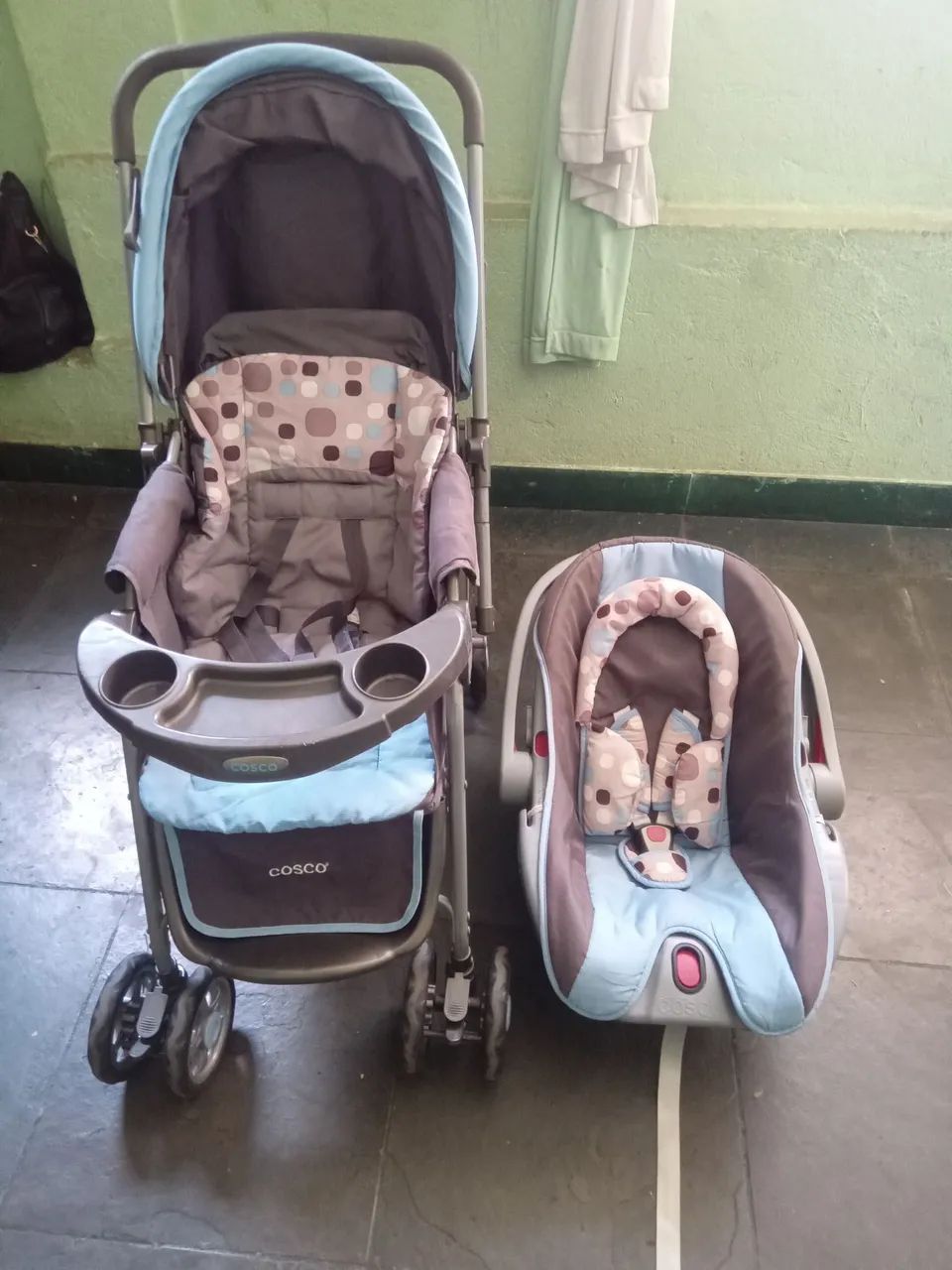 Kit bebê conforto e carrinho Cosco
