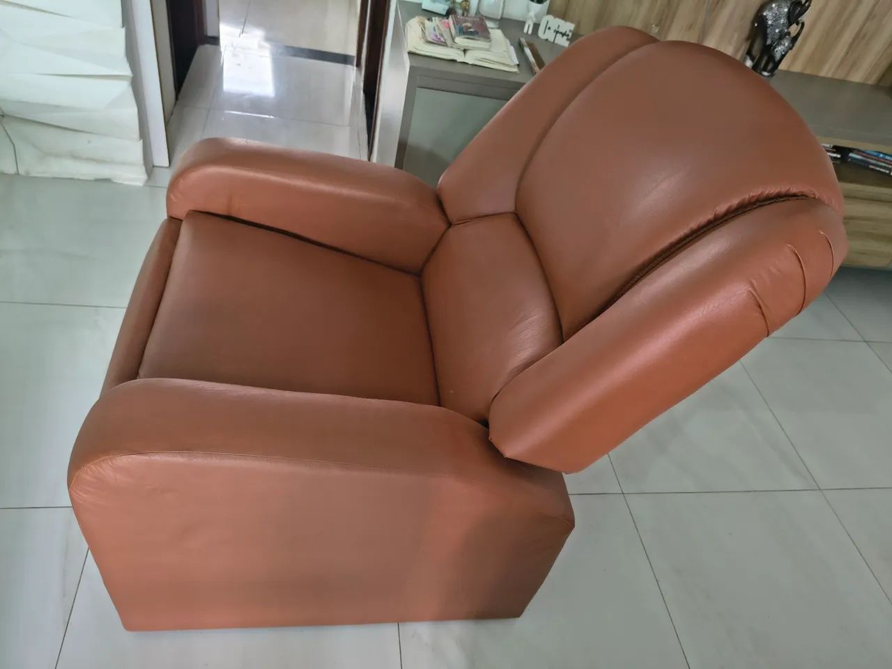 Poltrona super conservada - Foto 5