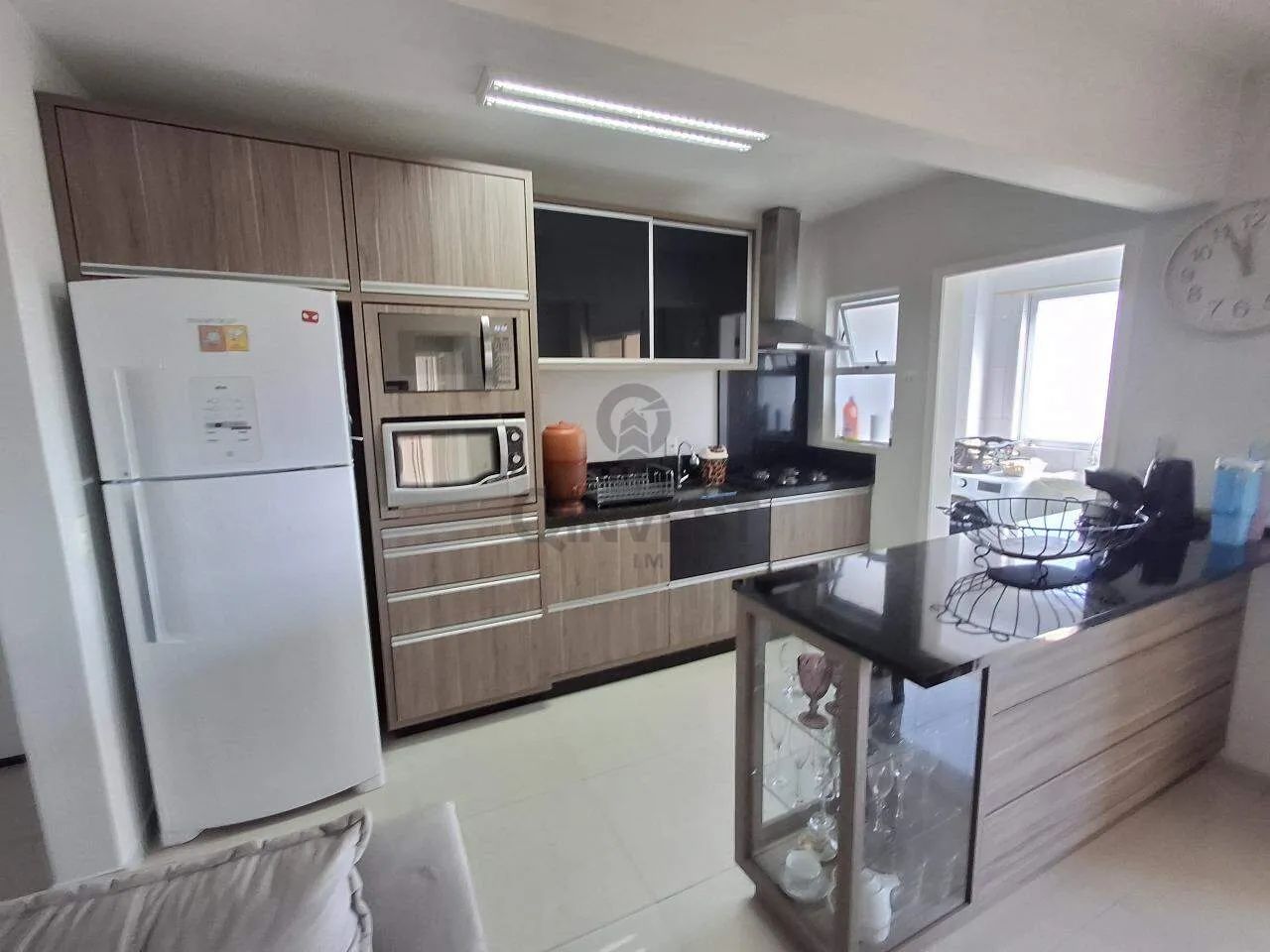 Apartamento no centro com 03 Quartos sendo 01 suíte - Foto 2