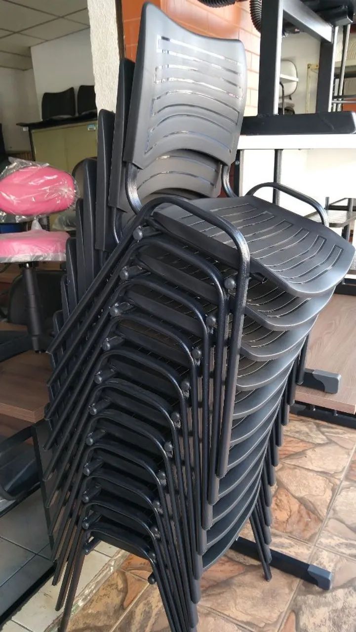 Cadeira Plástico preto em Promoção no Pix  - Foto 3