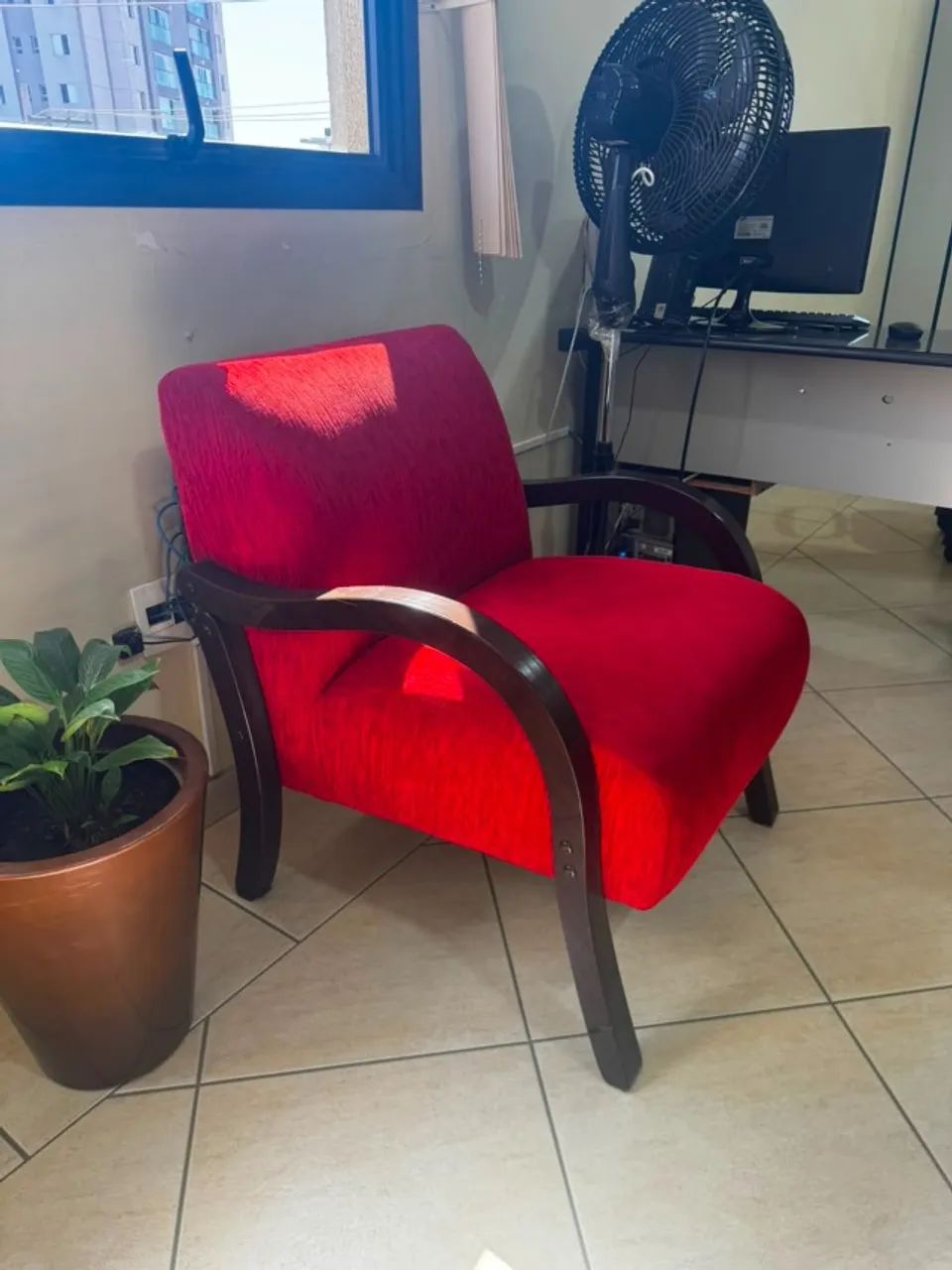 Poltrona Decorativa Vermelha - Conforto e Sofisticação ? - Foto 2