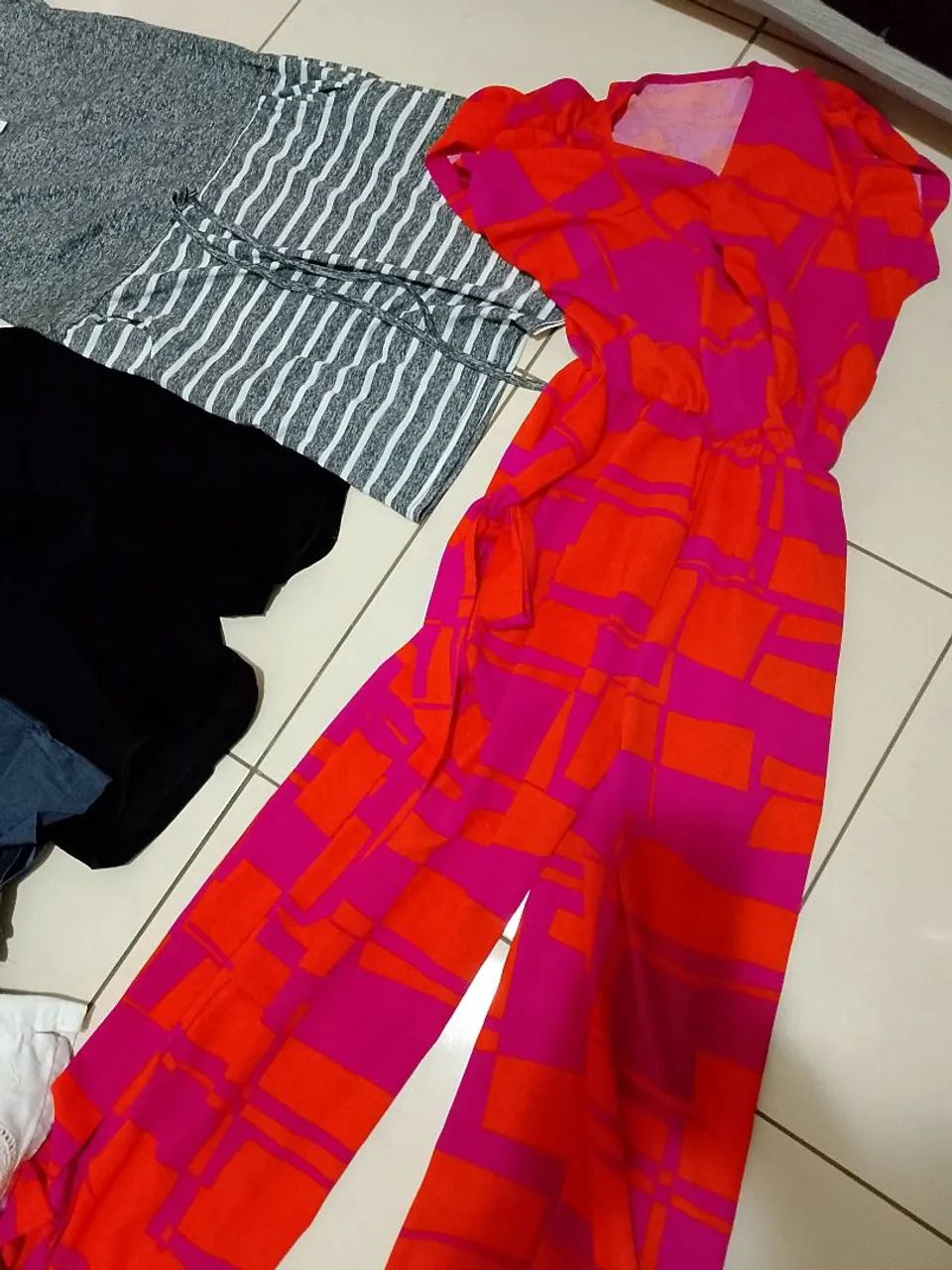 Lote de roupas femininas  - Foto 4