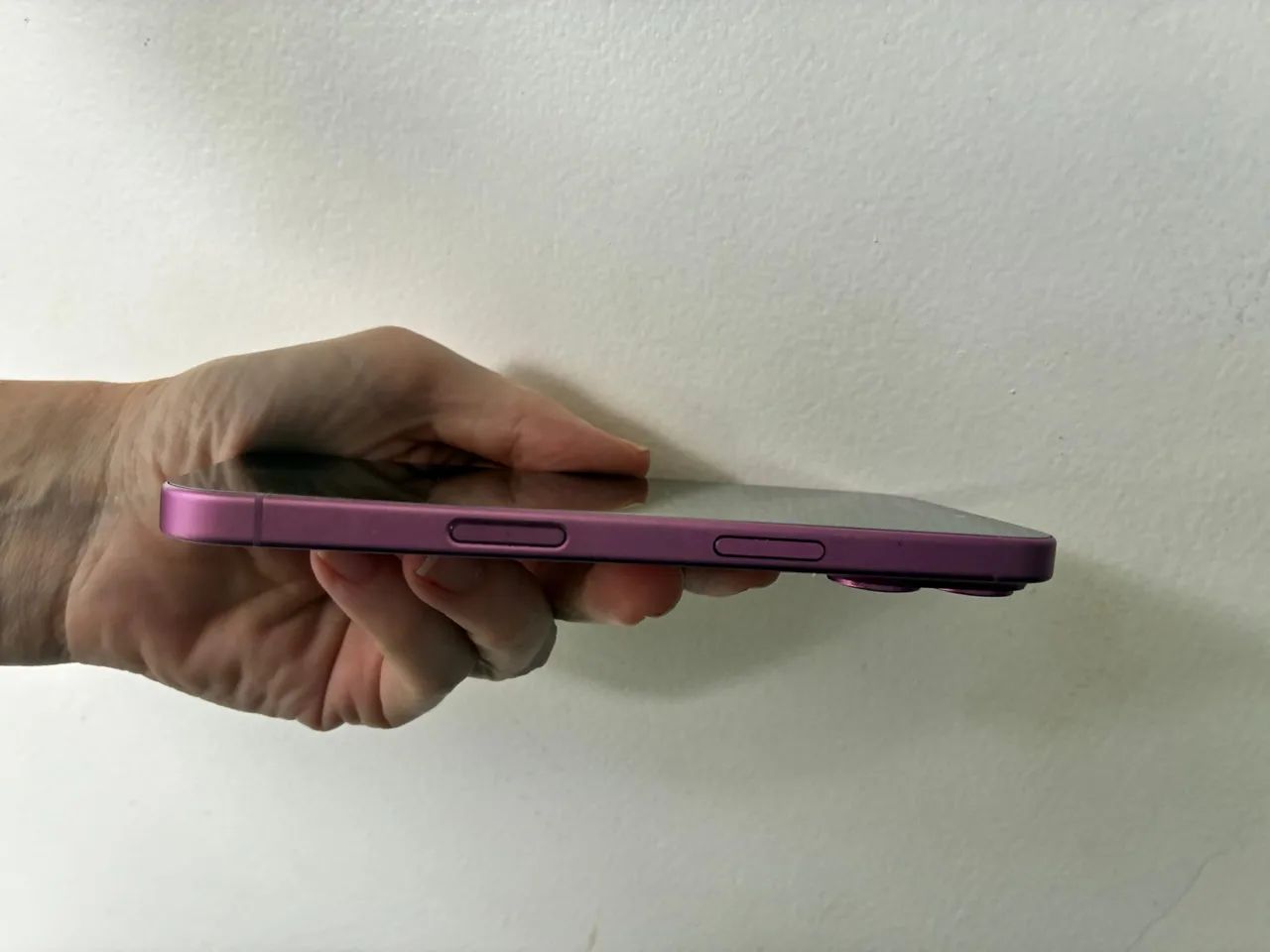 VENDO IPHONE16 EM EXCELENTE ESTADO - Foto 4