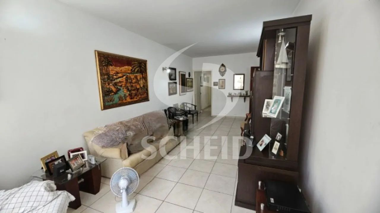 Casa na Vila Mascote com 3 quartos sendo 1 suíte.