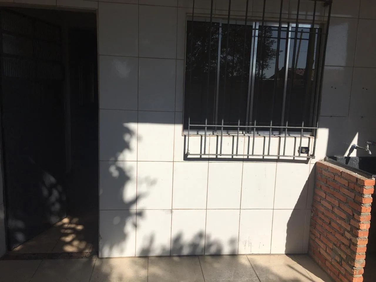 CASA DE 3 CÔMODOS PARA ALUGAR - PARQUE FERNANDA / CAPÃO REDON