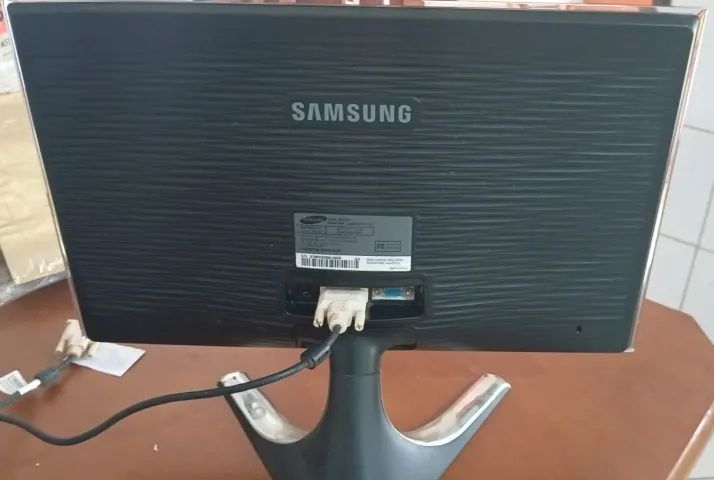 Monitor Samsung LED BX2050 20" Widescreen  - Foto 2
