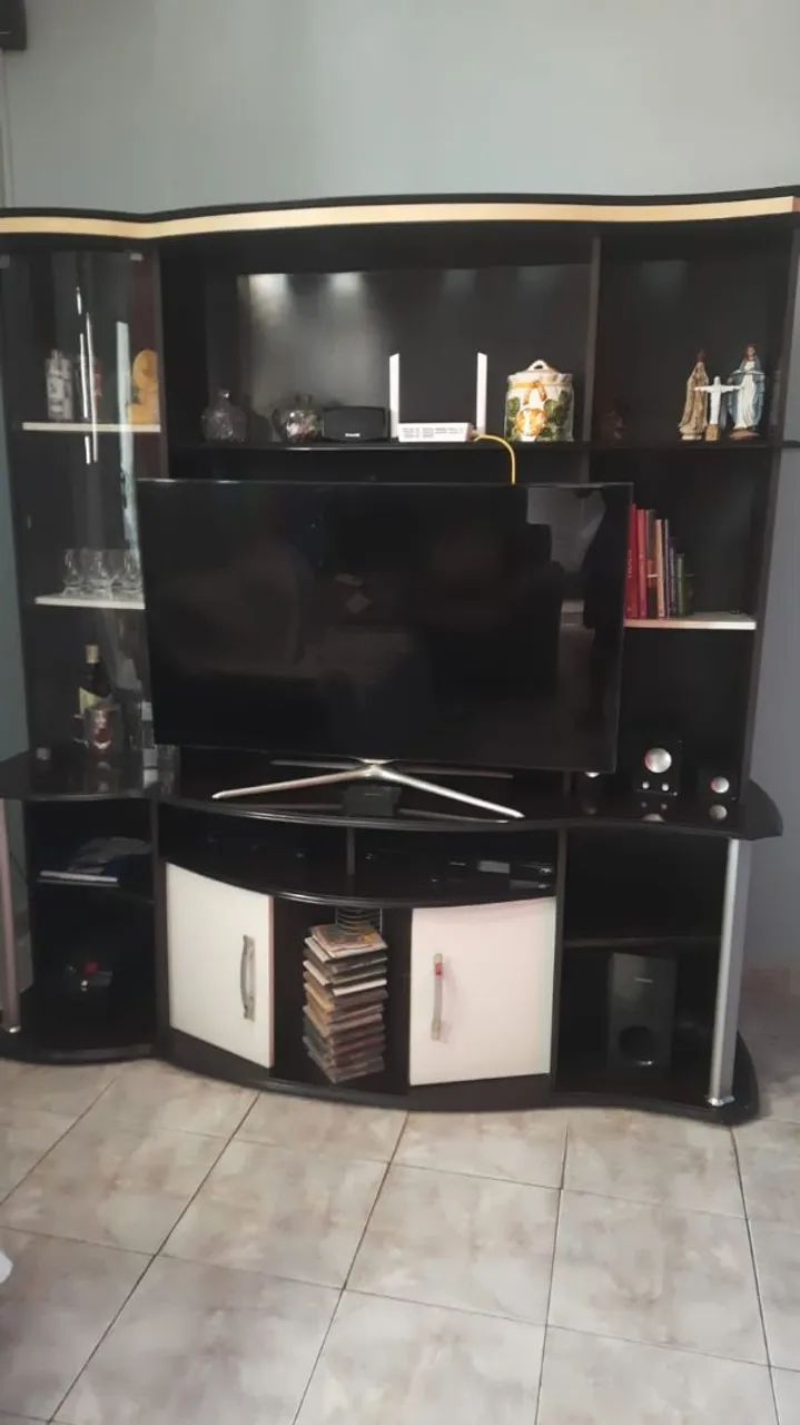 Estante muito bem conservada 