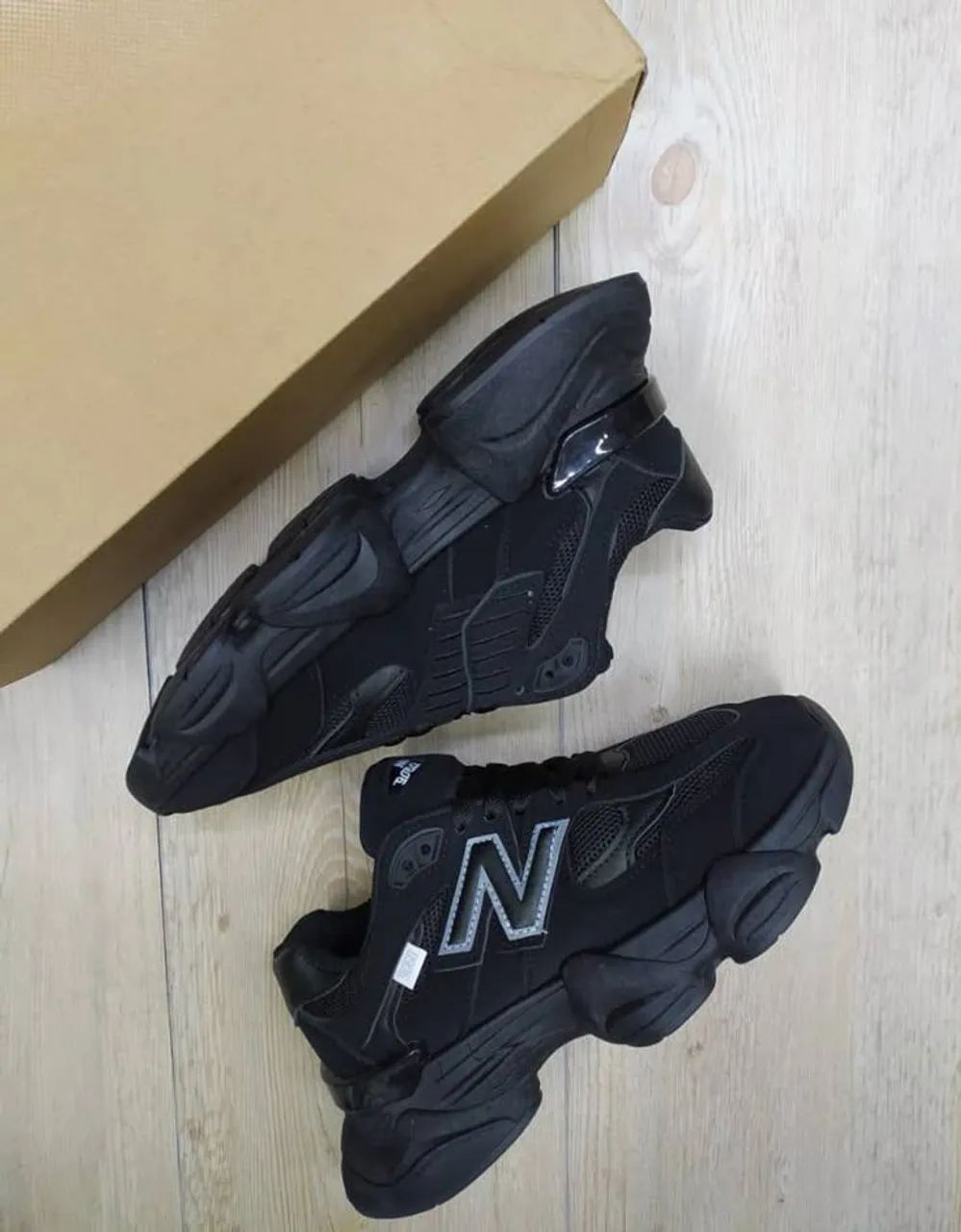 Vendo tênis New balance 9060 - Foto 2
