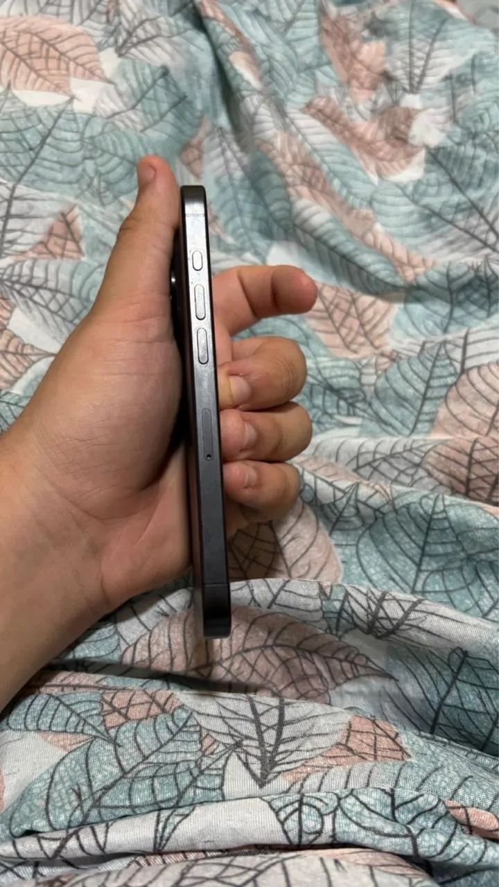 iPhone 15 pro  - Foto 2