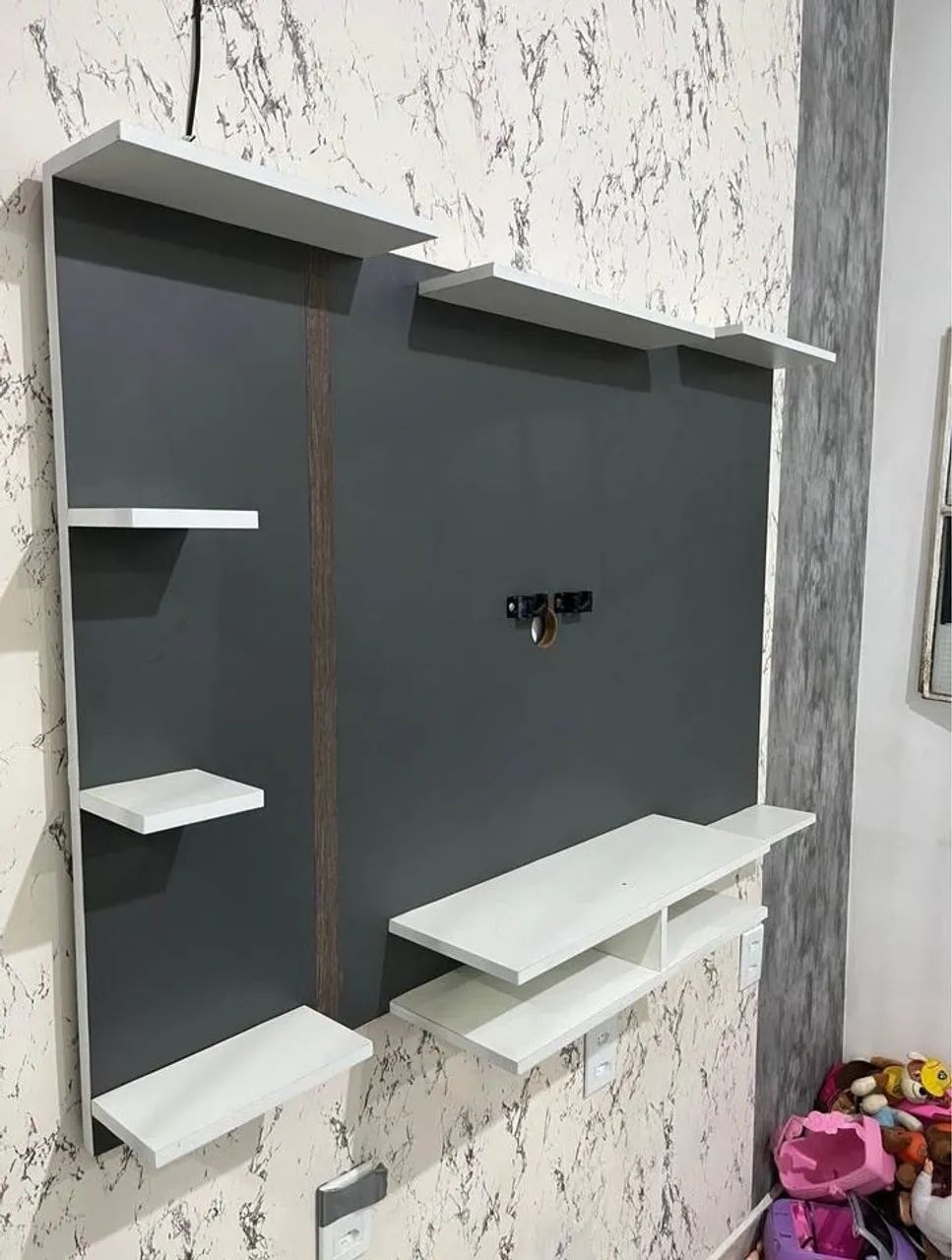 Painel para TV até 55" com Prateleiras - Estilo Minimalista e Moderno