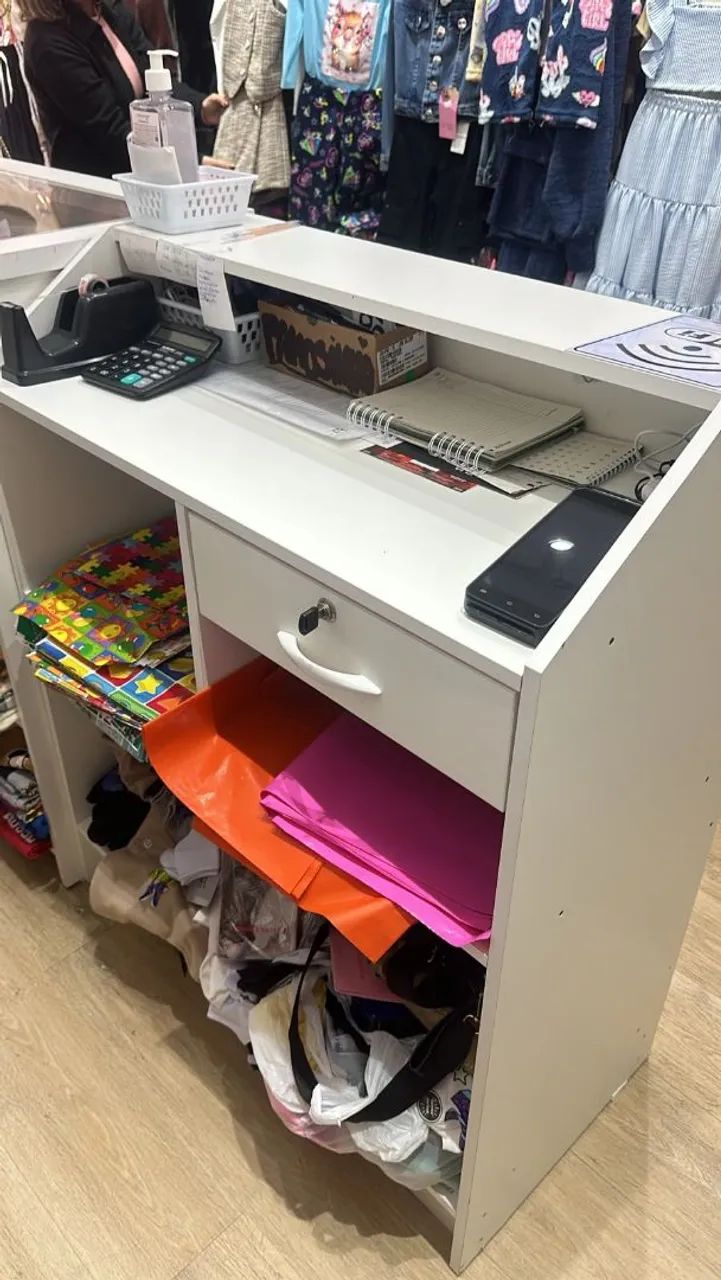 Vendo loja completa com roupas infantil e juvenil, móveis e manequins! - Foto 3