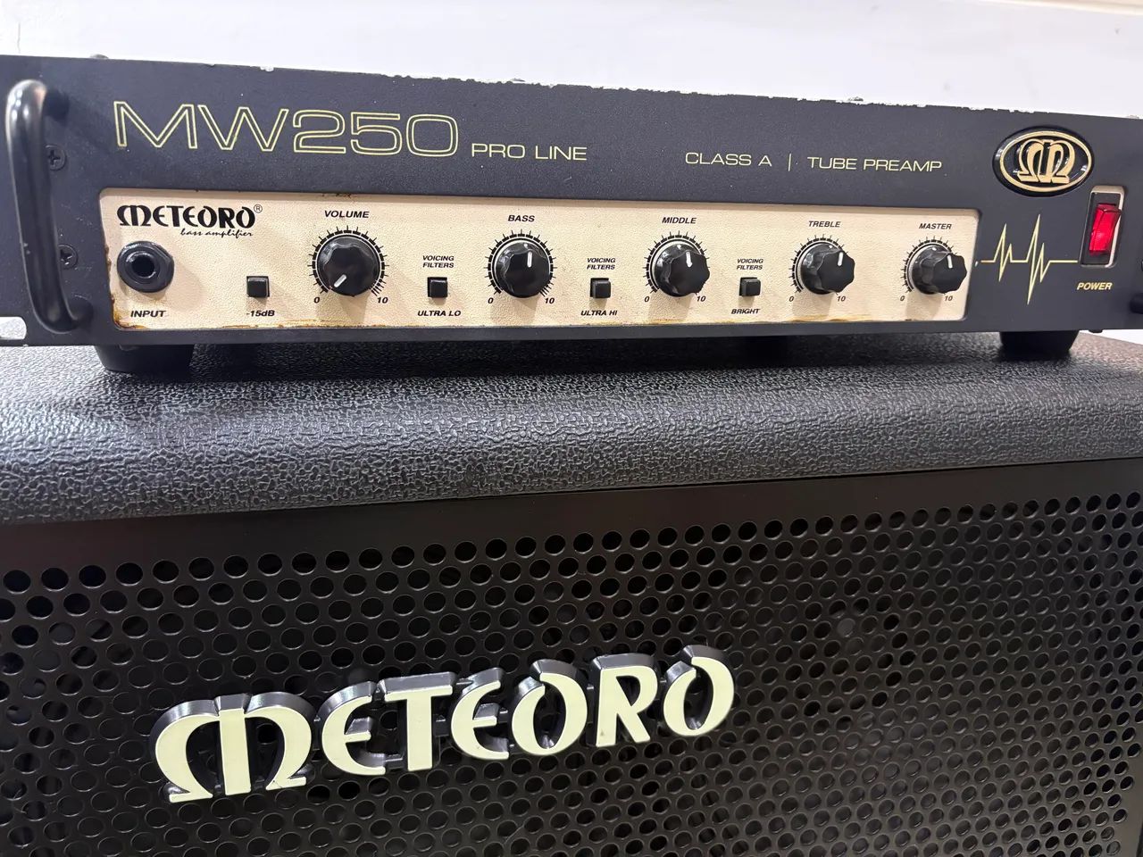 Cabeçote Contra Baixo Meteoro MW250 + Caixa 410BS - Equipamentos e
