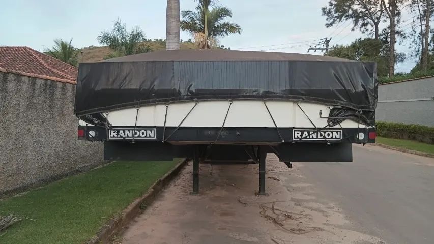 Carreta Randon 3 eixos 