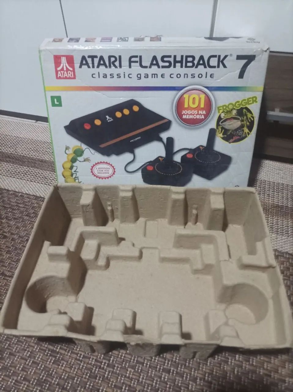 Caixa Atari Flashback 7 com berço 