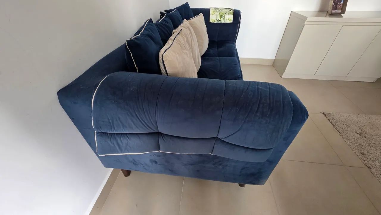 Sofá 3 lugares - 7 almofadas - Suede Azul - Foto 3