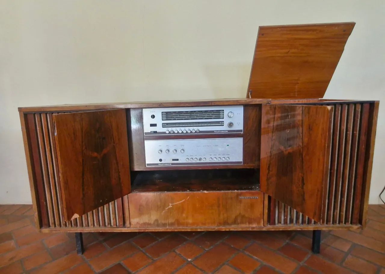 Radio e toca diacos Telefunken antigo  - Foto 2